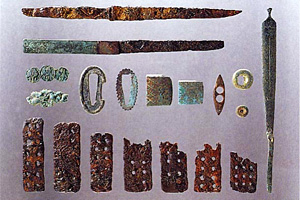 画像：刀装具と鎧の部品